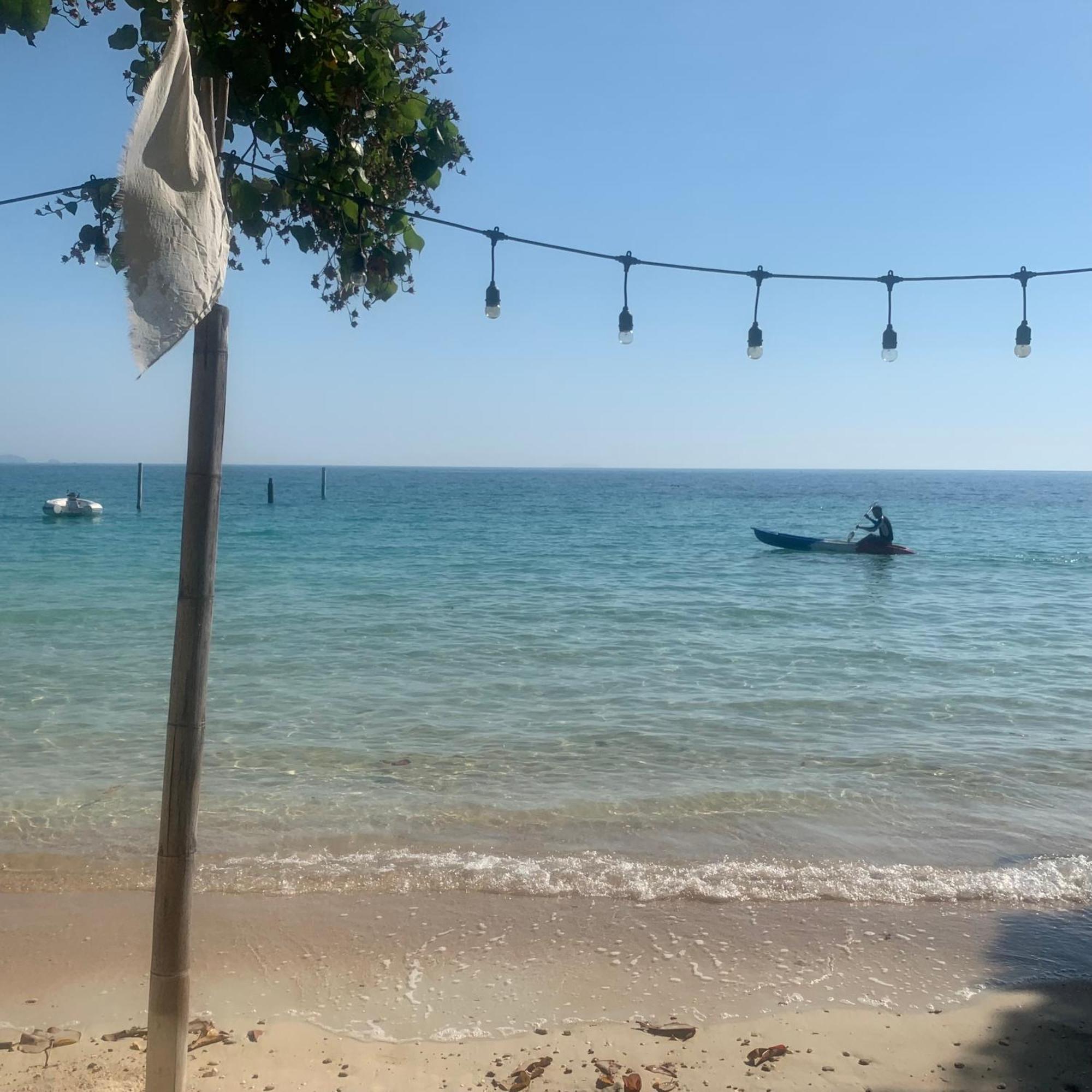 ลุงดำฮัทบีช Hotel Koh Samet Exterior foto
