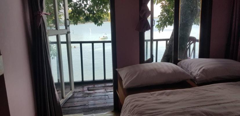 ลุงดำฮัทบีช Hotel Koh Samet Exterior foto